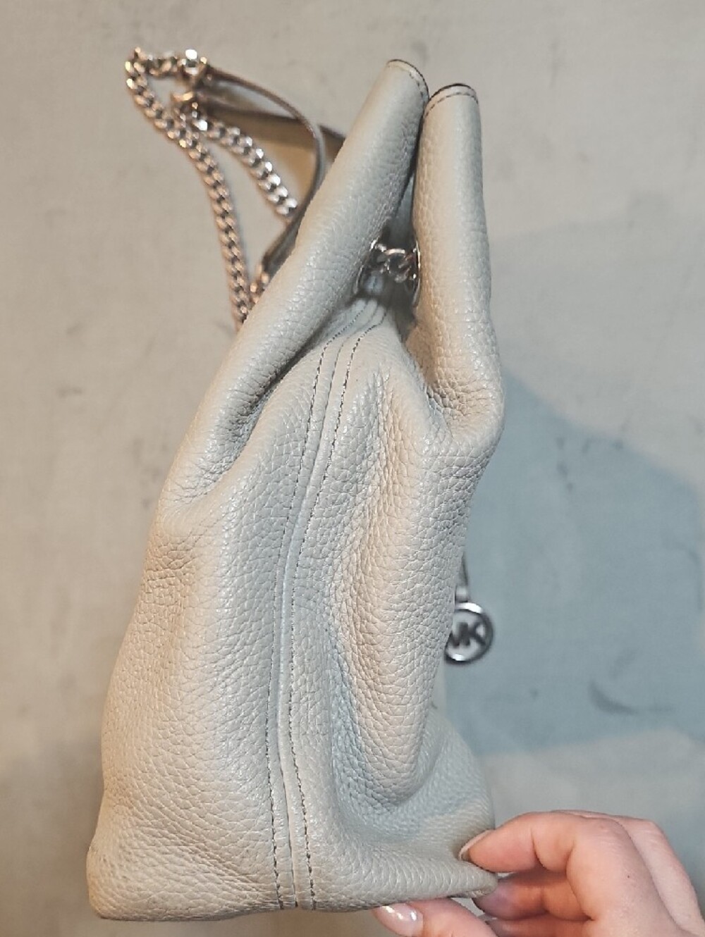 Michael Kors Cream Pebbled Leather Shoulder Tote with Silver Chain - Picture 6 of 12